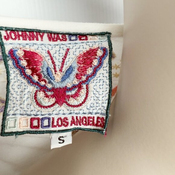 JOHNNY WAS White Embroided Colorful Red Blue Pink Floral Patterns T-shirt Top S - Picture 4 of 5